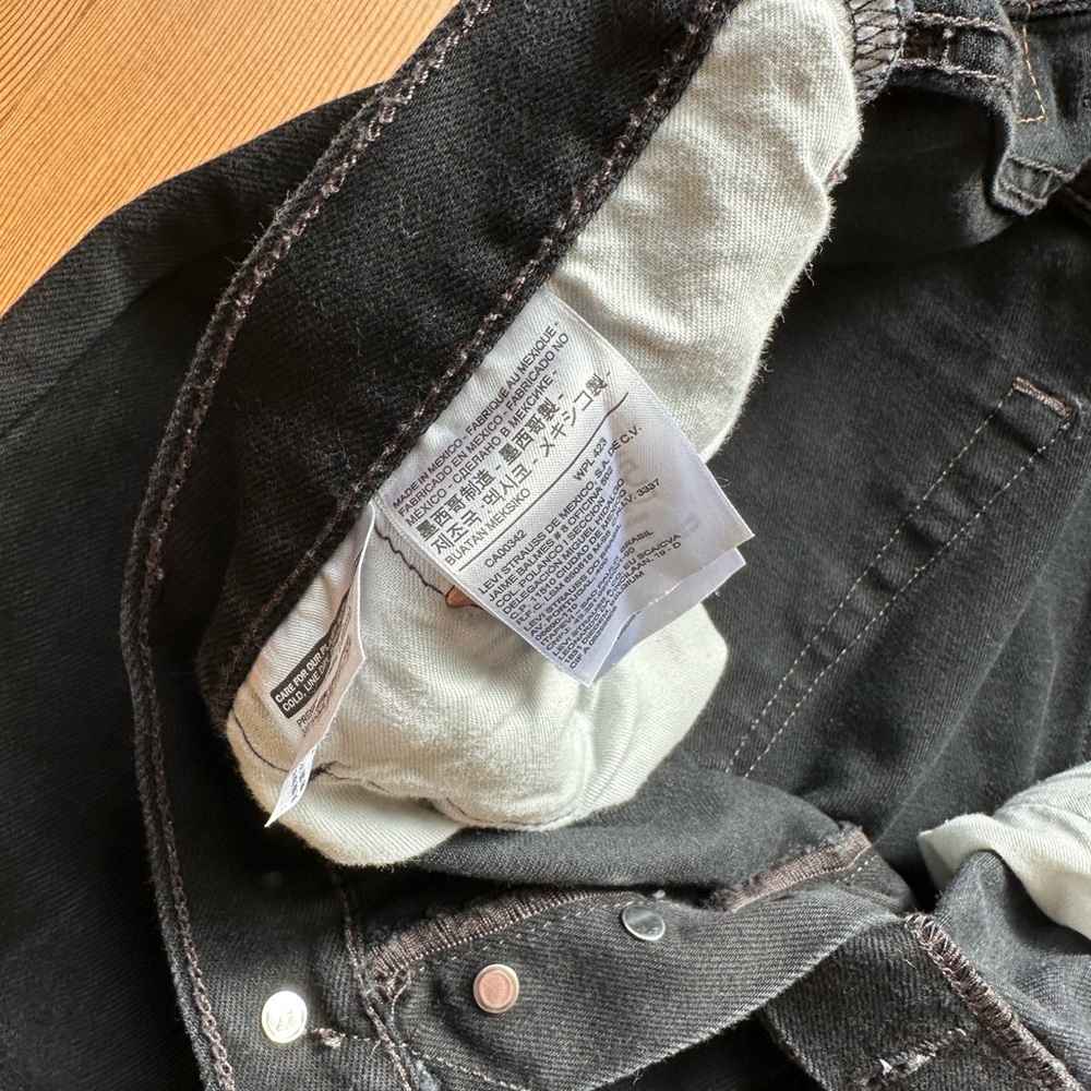 Levi’s 501 Button Fly Jeans Men’s 38x32 Straight Leg Black Made In Mexico - Picture 6 of 12